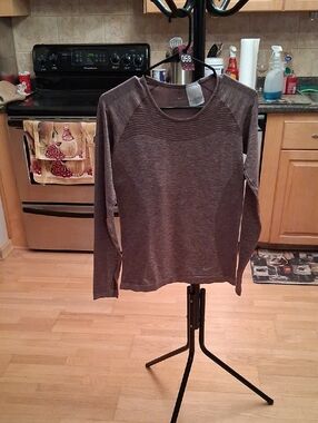 Nike Women's Light Purple Long-Sleeve Performance Tee